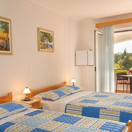 Bed And Breakfast Ritosa Porec Bagian luar foto