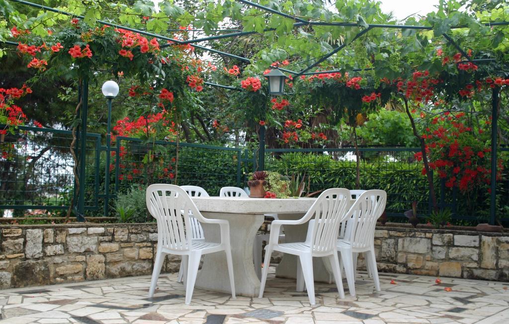 Bed And Breakfast Ritosa Porec Bagian luar foto
