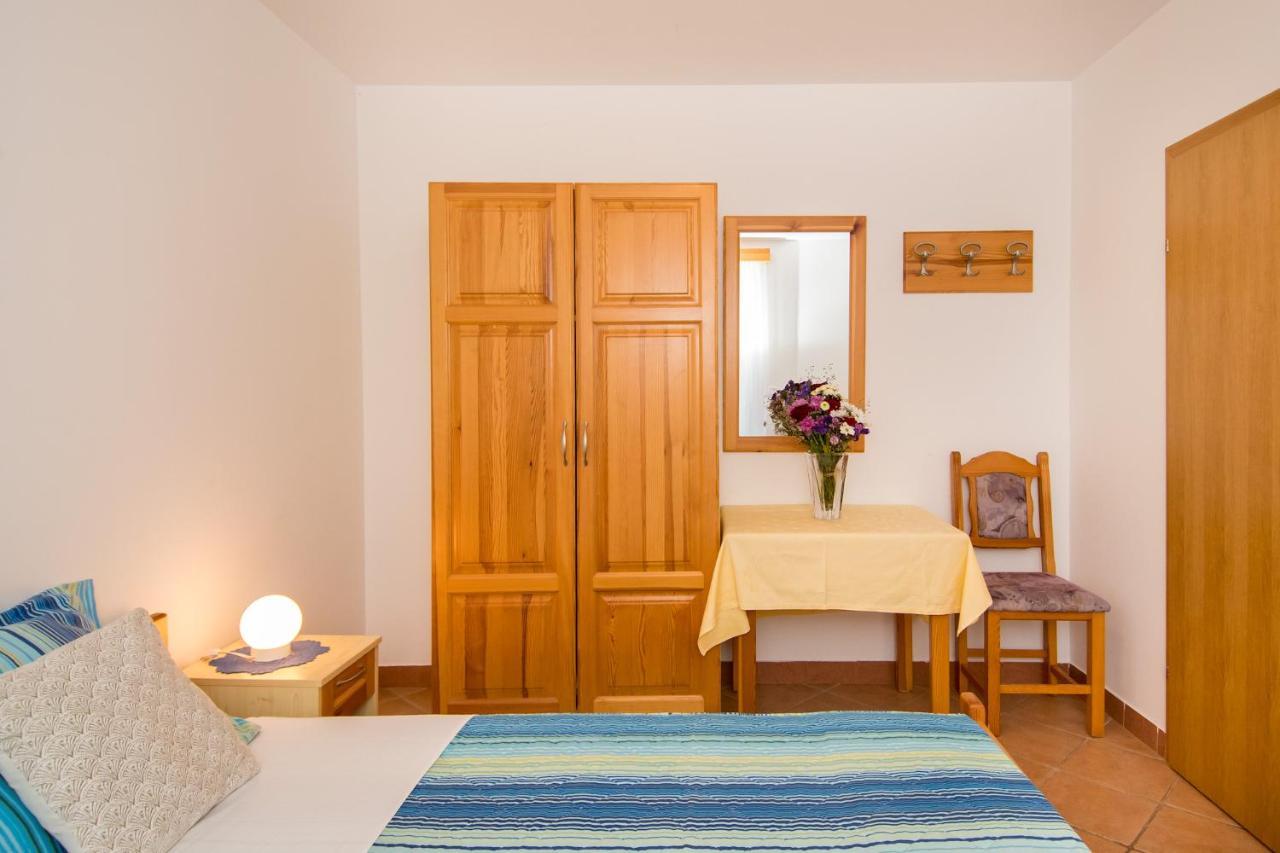 Bed And Breakfast Ritosa Porec Bagian luar foto
