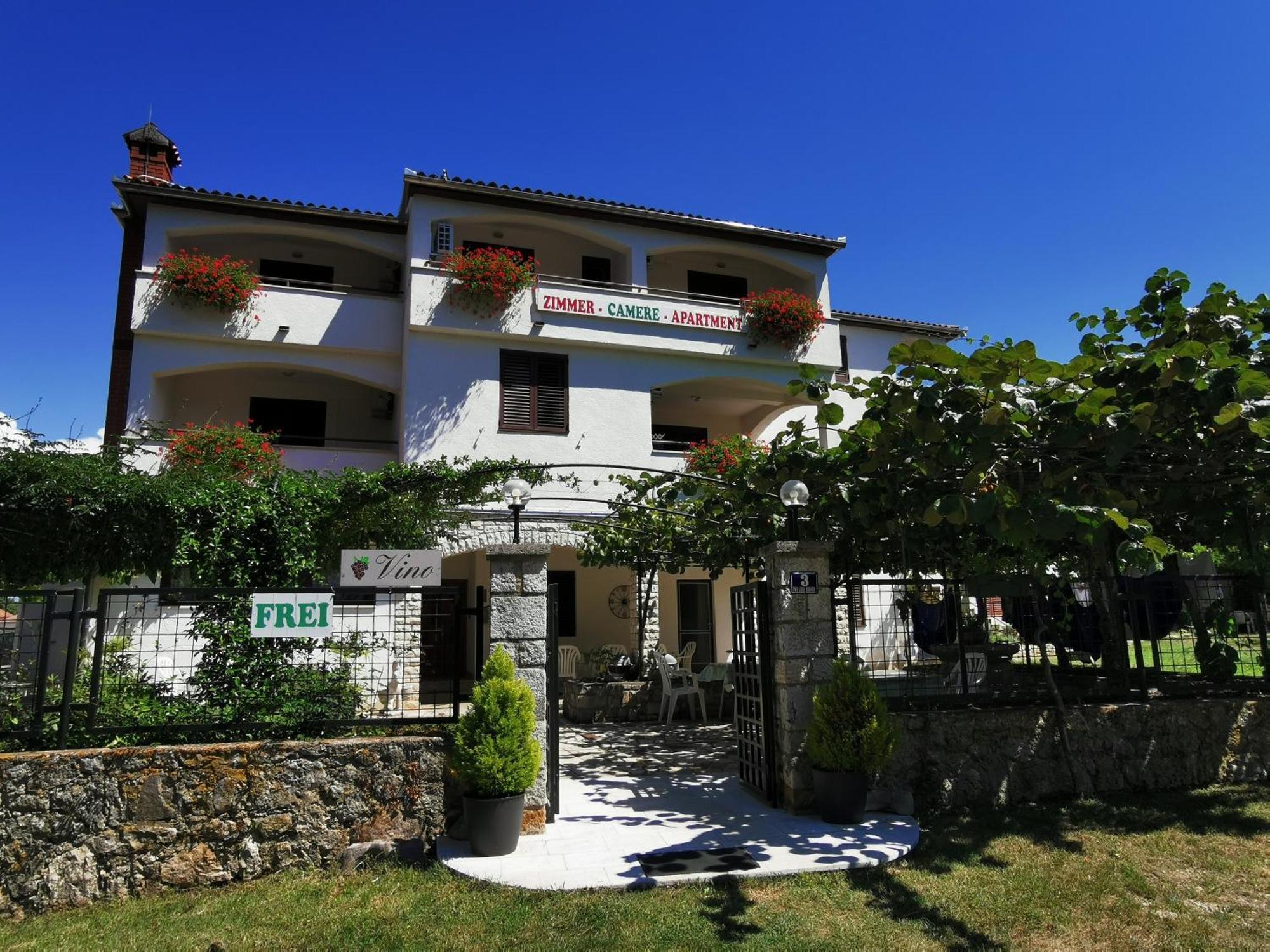 Bed And Breakfast Ritosa Porec Bagian luar foto